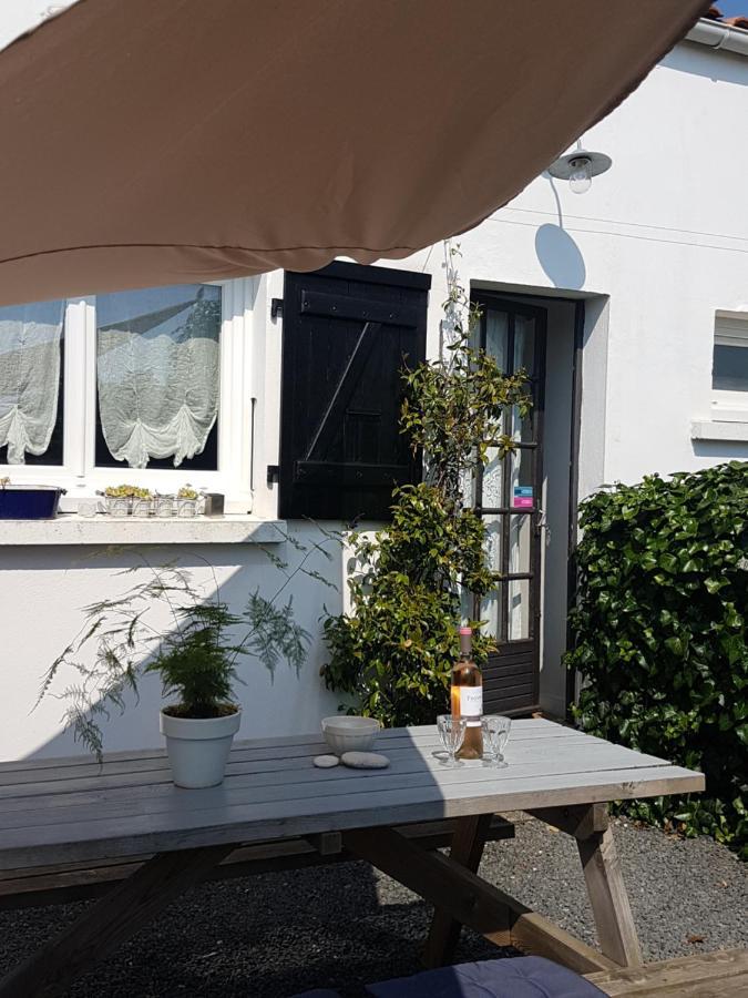gîte les petits poissons verts et massages La Jarrie Extérieur photo